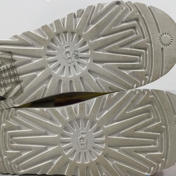 Women’s UGG Classic Clear Mini Party Spots Boots Size 7M - Picture 6 of 9